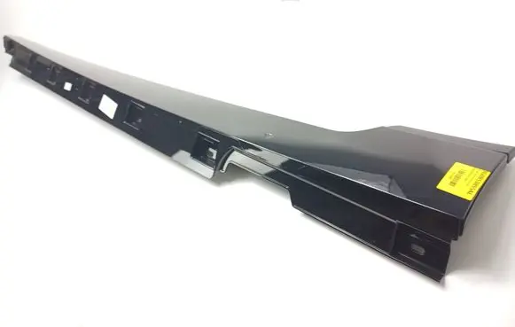 Foot area side trim