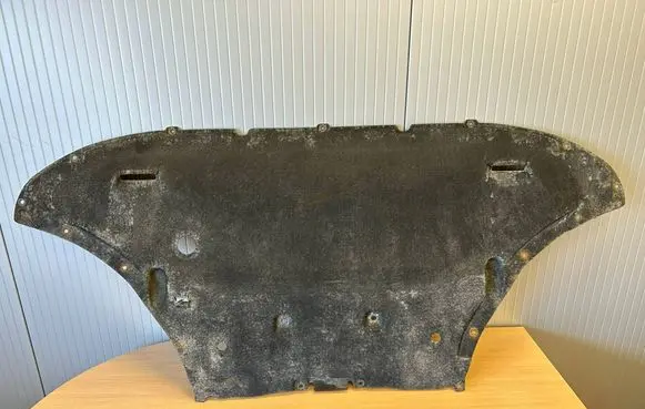 Audi Q7 4M Engine splash shield/under tray 4M0825235A
