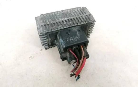 Glow plug pre-heat relay