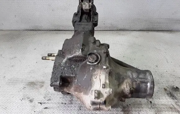 Gearbox transfer box case