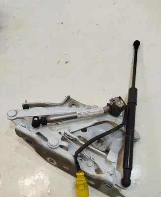 Audi A5 Engine bonnet/hood hinges 8W6823823