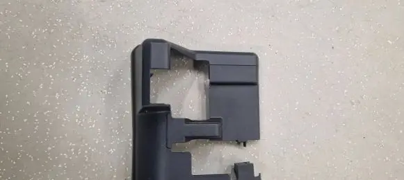 Audi Q7 4M Sliding door rail trim 4M0883690A