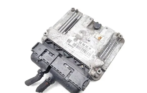 Volkswagen Golf V Engine control unit/module 03G906021PM 0281014061