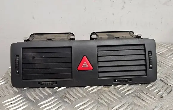 Skoda Fabia Mk1 (6Y) Dash center air vent grill 6Y0820951 4208000