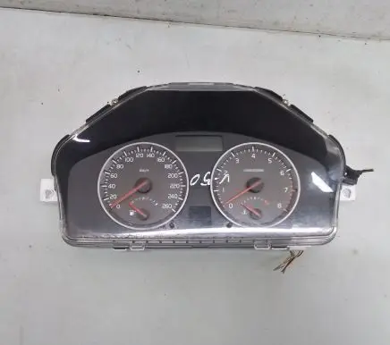 Volvo V50 Speedometer (instrument cluster)