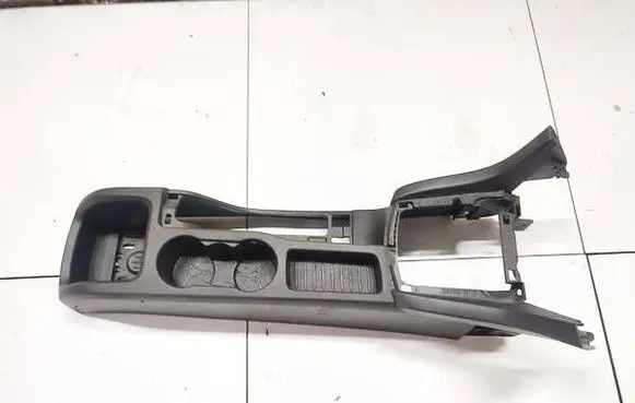 Ford Focus Center console vp4m5xa04584aaw