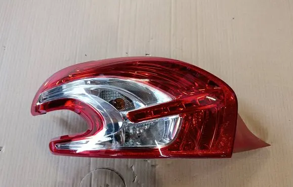 Peugeot 208 I Rear/tail lights 