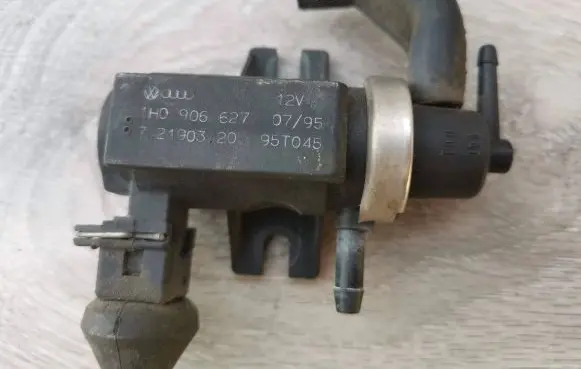 Audi A6 S6 C4 4A Turbo solenoid valve 1H0906627 95T045 72190320