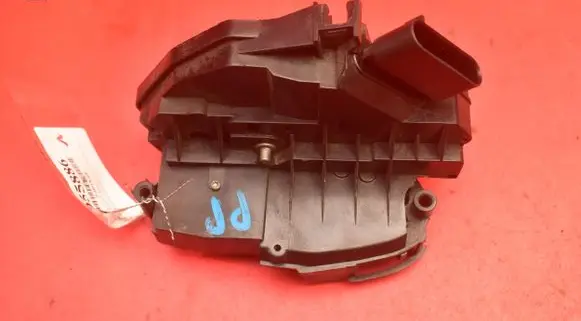 Ford Fiesta Front door lock 8A6A-A21812-BE