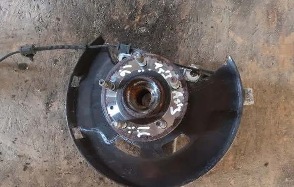 Opel Astra J Front wheel hub