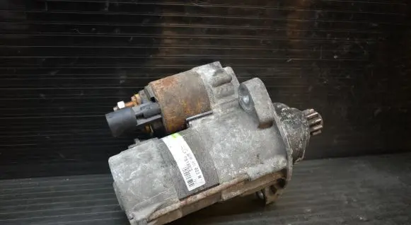 Volkswagen Golf Plus Starter motor 02M911023N