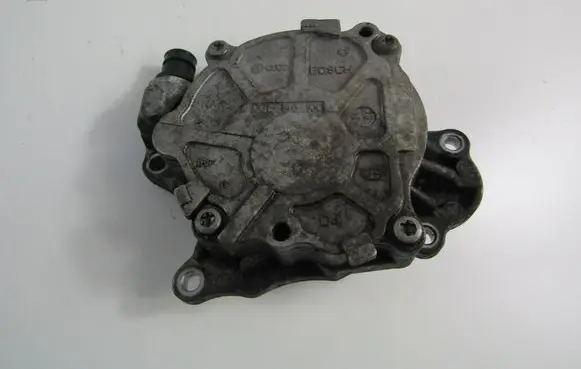 Skoda Fabia Mk2 (5J) Vacuum pump 03L145100