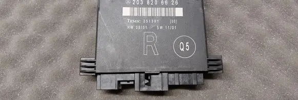 Mercedes-Benz C W203 Door control unit/module 2038206626