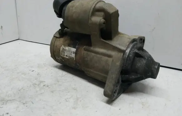 Suzuki Grand Vitara II Starter motor M000T21671 3110065J1