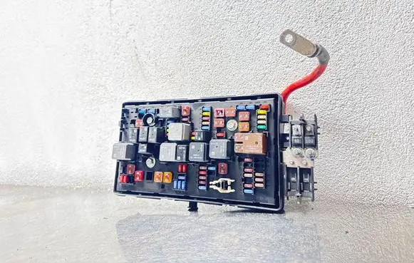 Opel Insignia A Fuse module 13275884 1057442881