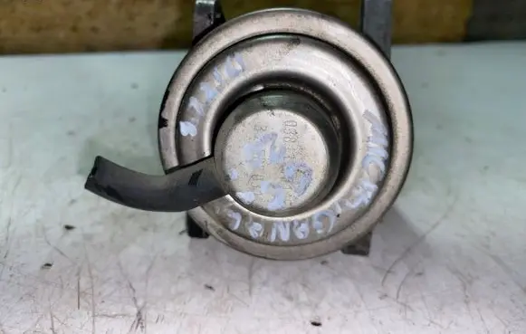 Mitsubishi Grandis EGR valve 038129637D