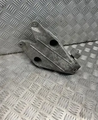BMW 5 F10 F11 Engine mounting bracket 736813