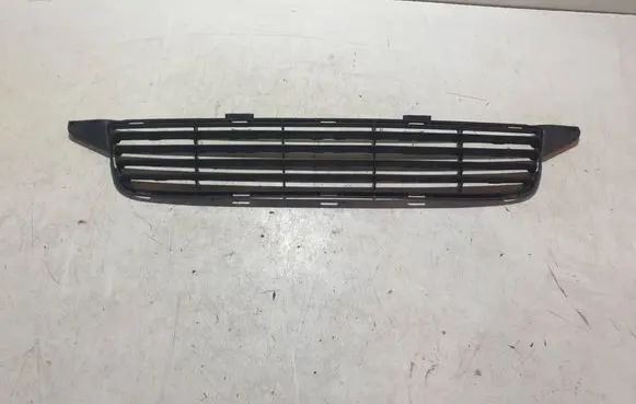 Toyota Avensis T250 Front bumper lower grill 5311205080