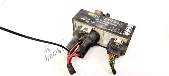 Volkswagen Golf IV Coolant fan relay 1J0919506H 898884000
