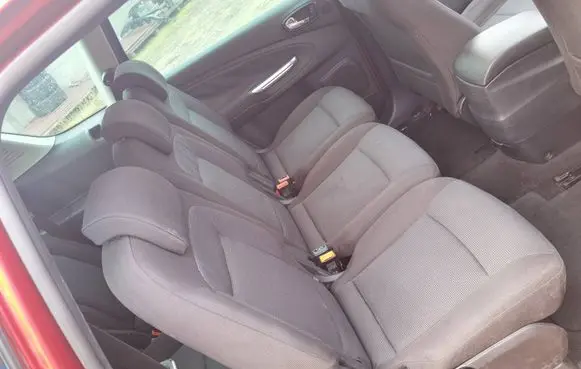 Ford S-MAX Second row seats 