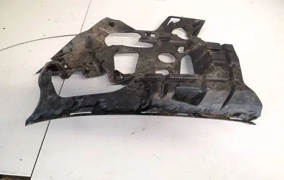 Volvo V60 Front bumper mounting bracket 31323840