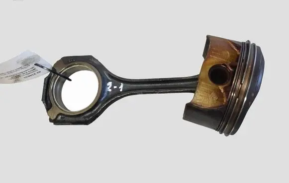 Mercedes-Benz E W212 Piston with connecting rod