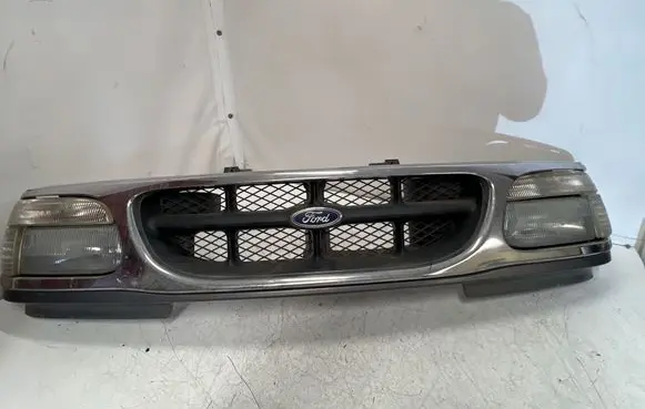 Ford Explorer Front bumper upper radiator grill