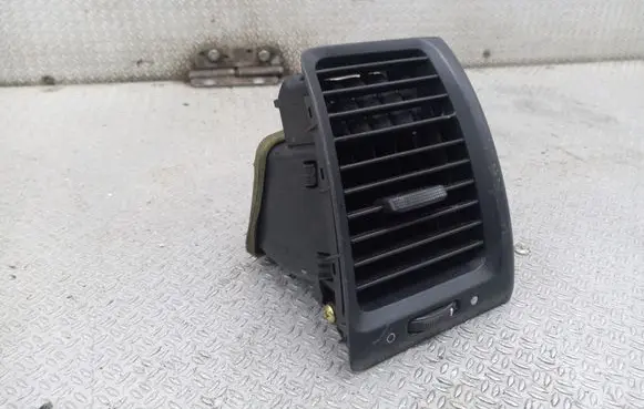 Honda Accord Dashboard side air vent grill/cover trim E6165131100
