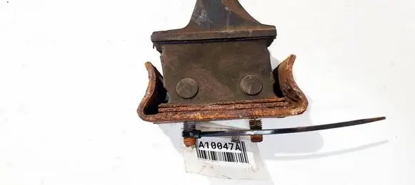 Volkswagen II LT Engine mount bracket 2D0199379E PX0742646S2
