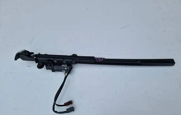 BMW 3 E90 E91 Seat belt adjustment motor 9148512