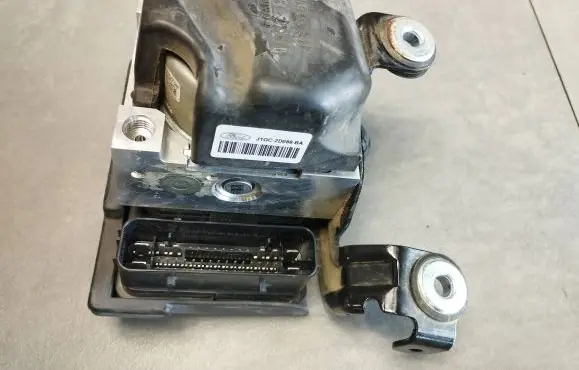 Ford Mondeo MK V ABS Pump KG9C2B373DD J1GC2D088BA