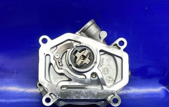 Mercedes-Benz A W176 Vacuum pump A2701800901 280715211901