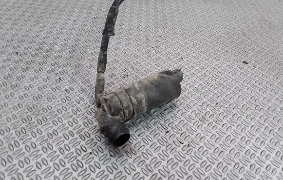 Land Rover Discovery Windscreen/windshield washer pump