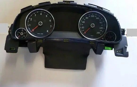 Volkswagen Touareg II Speedometer (instrument cluster) 7P6920882K