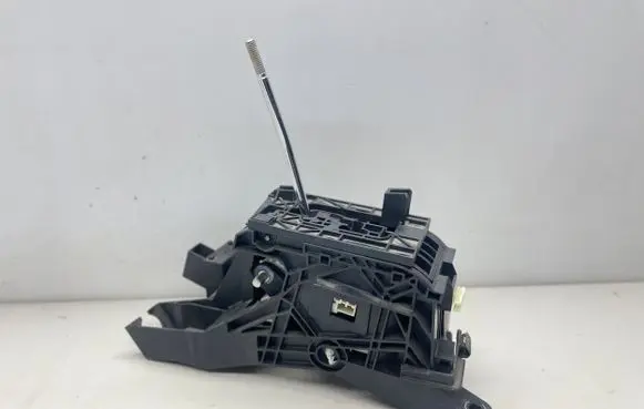Lexus ES 300h Gear shifter/selector 3356033330