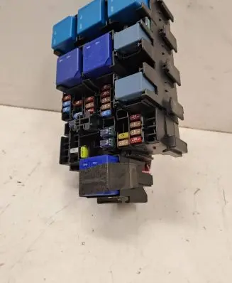 Dacia Sandero III Fuse module 252367589R