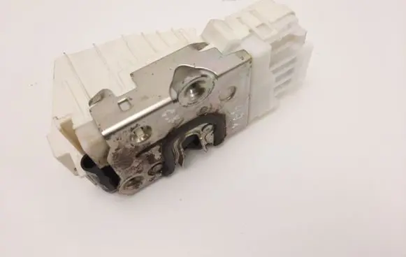 Mercedes-Benz R W251 Rear door lock 1697302135 A053702