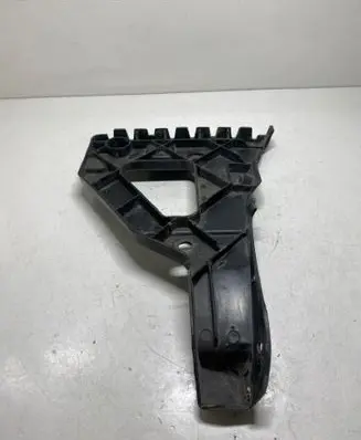 Front bumper mounting bracket