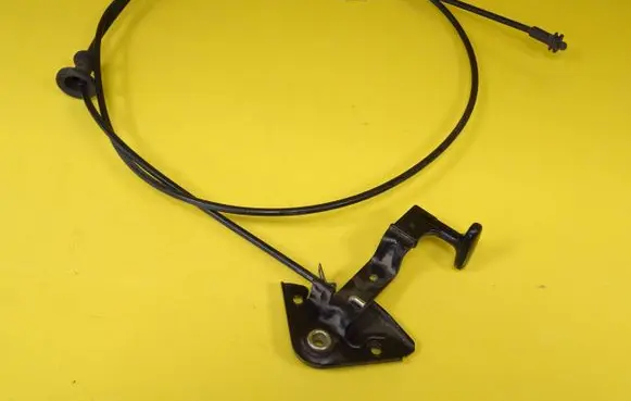 Audi A4 S4 B5 8D Engine bonnet/hood lock release cable 