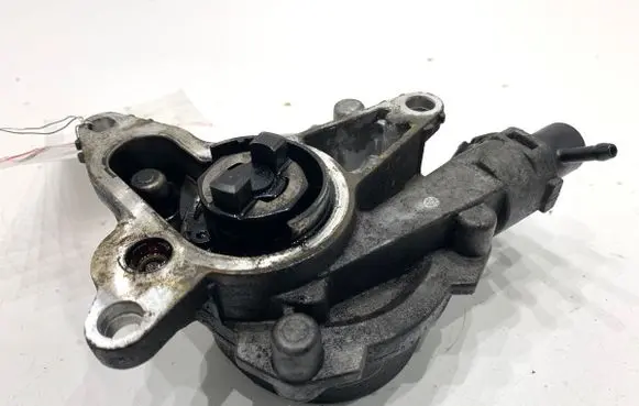 Opel Vivaro Vacuum pump 
