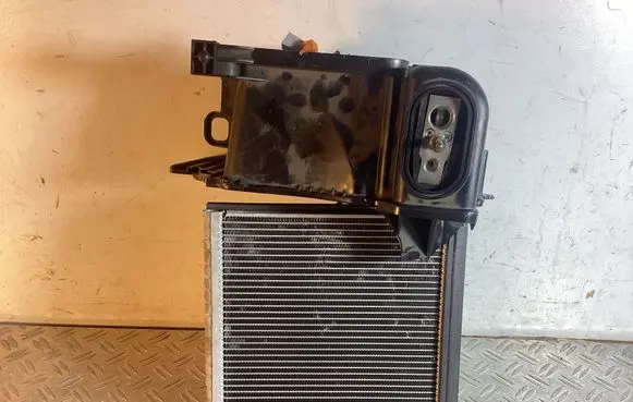 Honda CR-V Air conditioning (A/C) radiator (interior) 77585204J