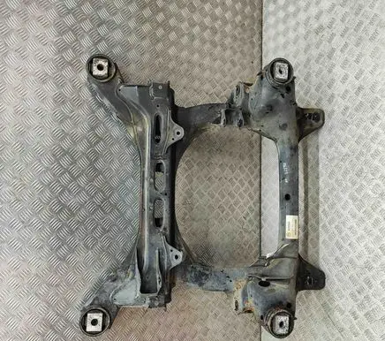 Volkswagen Touareg II Front subframe 7P0400025