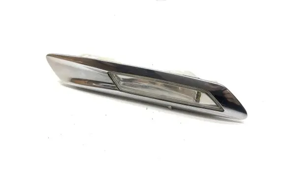 BMW 5 F10 F11 Front fender indicator light 7154167 7154169