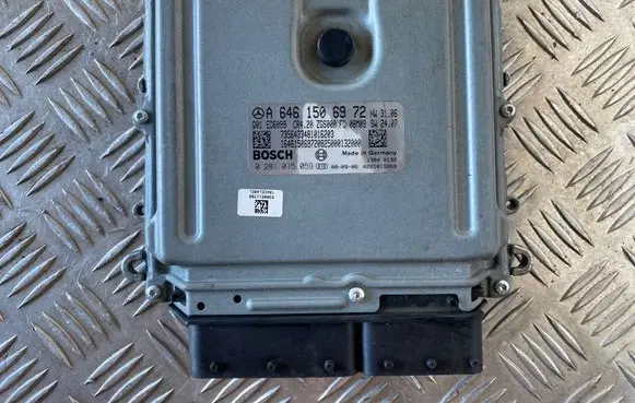 Mercedes-Benz Vito Viano W639 Engine control unit/module A6461506972 73563334810 0281015059