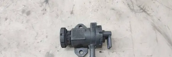 BMW 5 F10 F11 Turbo solenoid valve 8509323 3024389 BMW1174