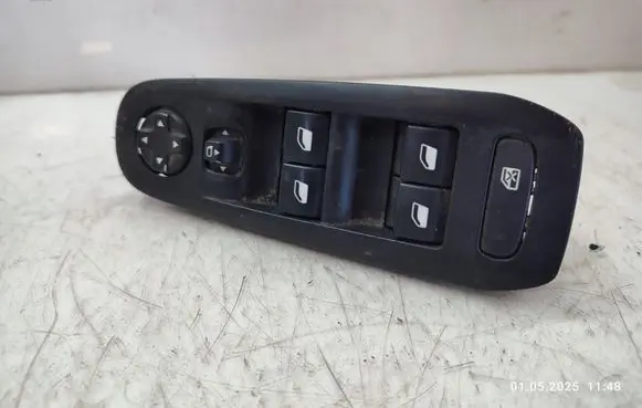 Peugeot 308 Electric window control switch 98788264ZD