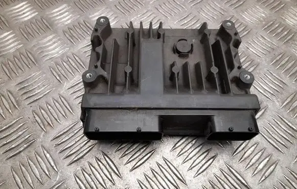 Toyota Camry VIII XV70 Engine control unit/module 8966133Y70