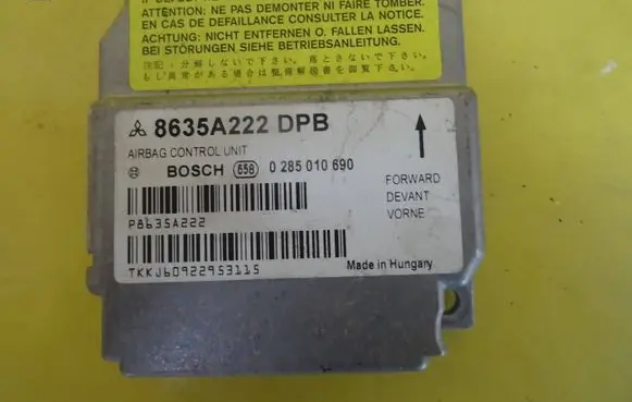 Mitsubishi Colt Airbag control unit/module 8635A222DPB 0285010690