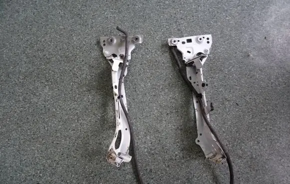 Audi A4 S4 B9 Fender mounting bracket 8W0821136B