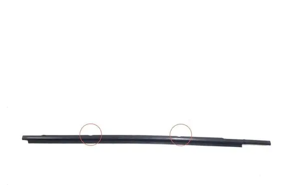 Toyota Urban Cruiser (XP110) Front door glass trim molding 6816052160